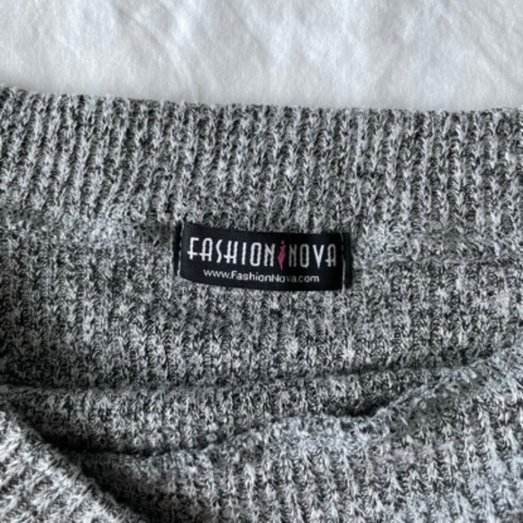 🦋 Grey Off Shoulder Fitted Knit Top - Picture 5 of 7